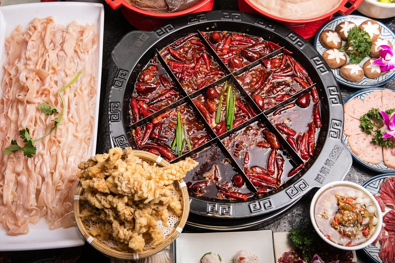 重庆火锅九宫格 · Nine-Grid Hot Pot