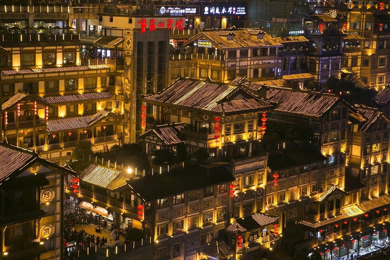 洪崖洞夜景近景 · Hongyadong at Night