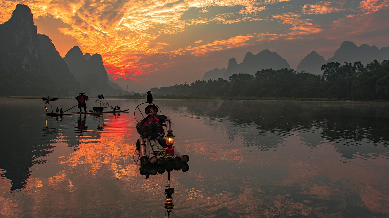漓江山水 · Li River Scenery