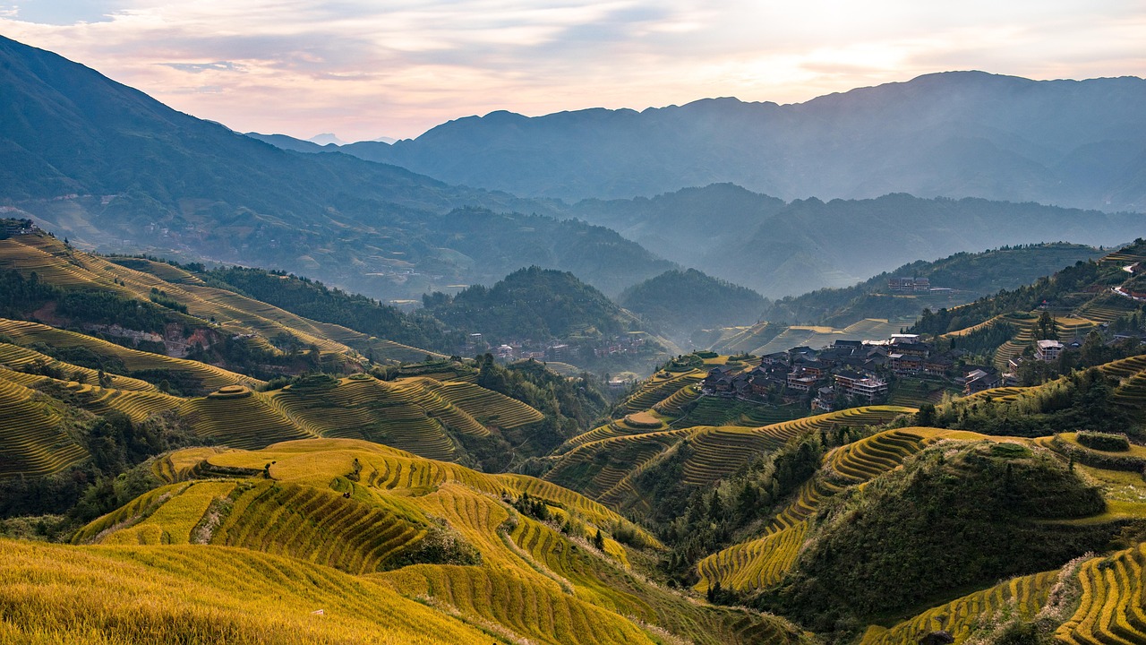 龙脊梯田 · Longji Rice Terraces