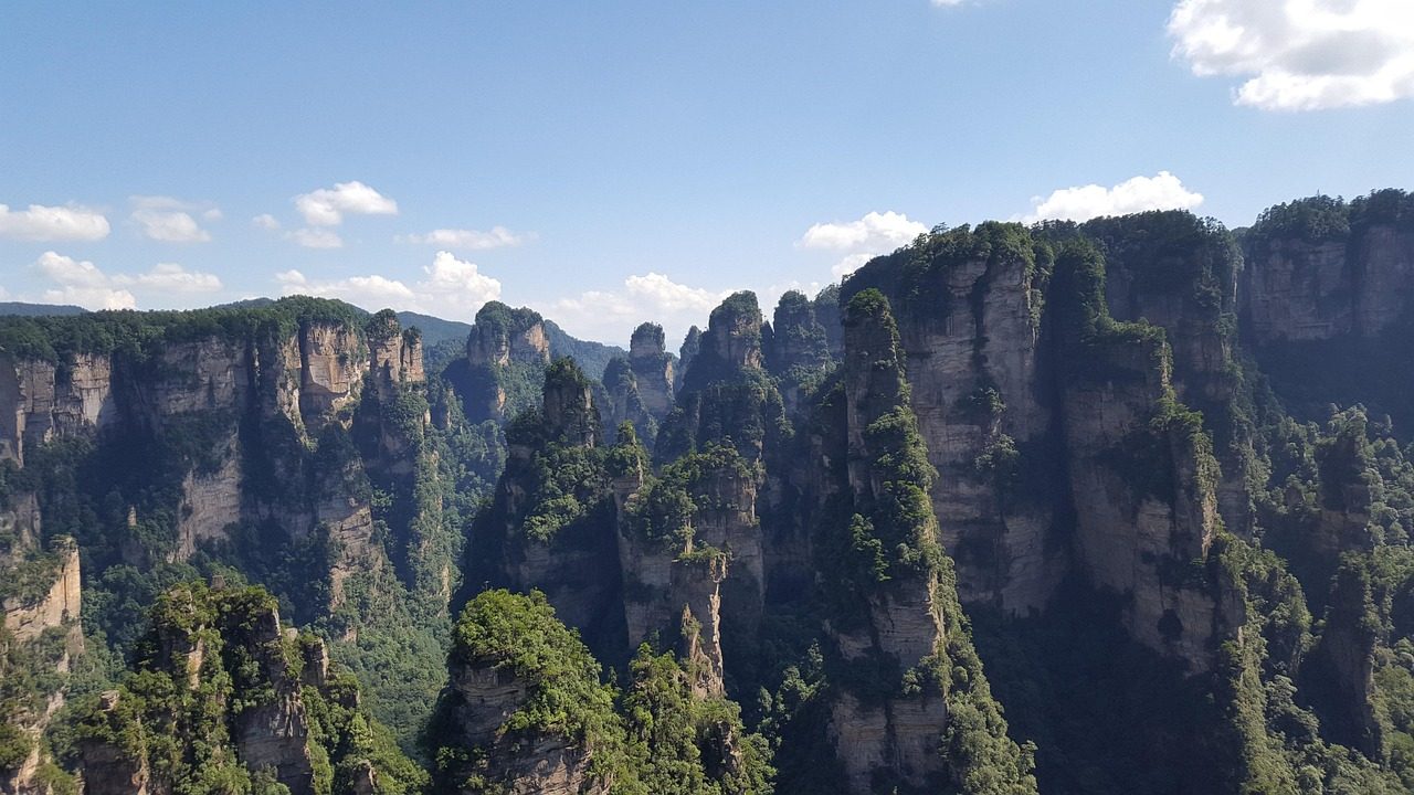 峰墙崖壁 · Sandstone Walls