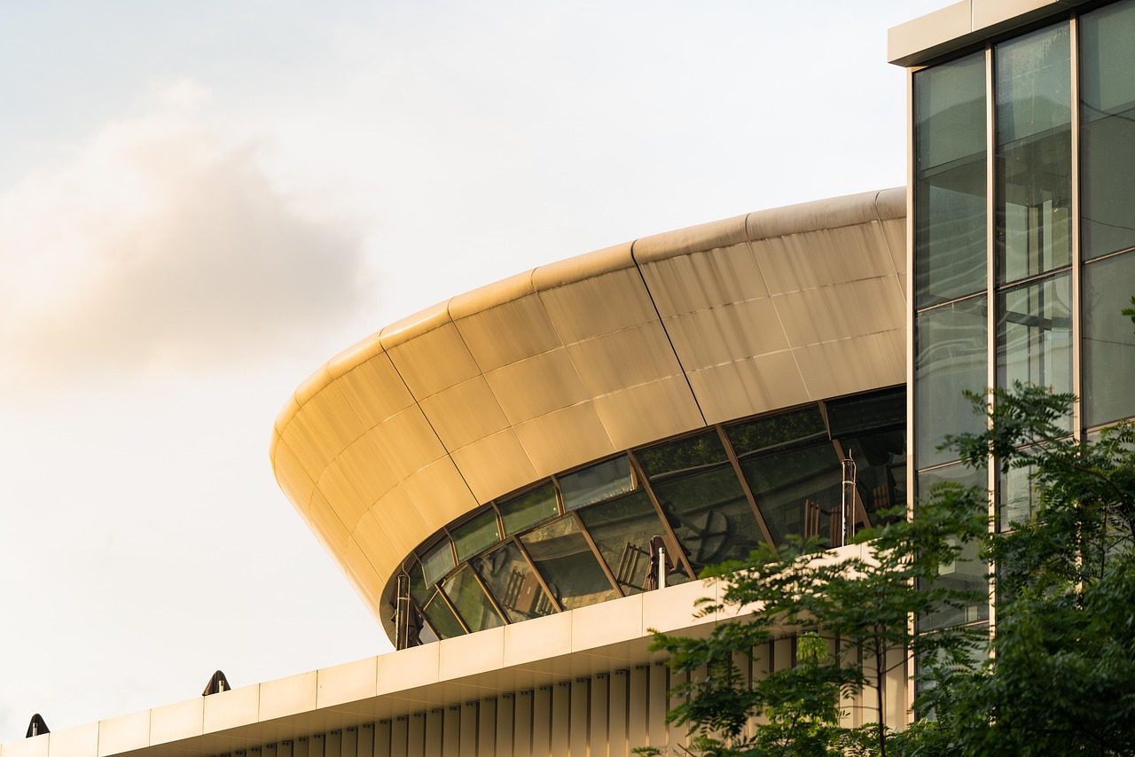 现代地标 · Modern Landmark